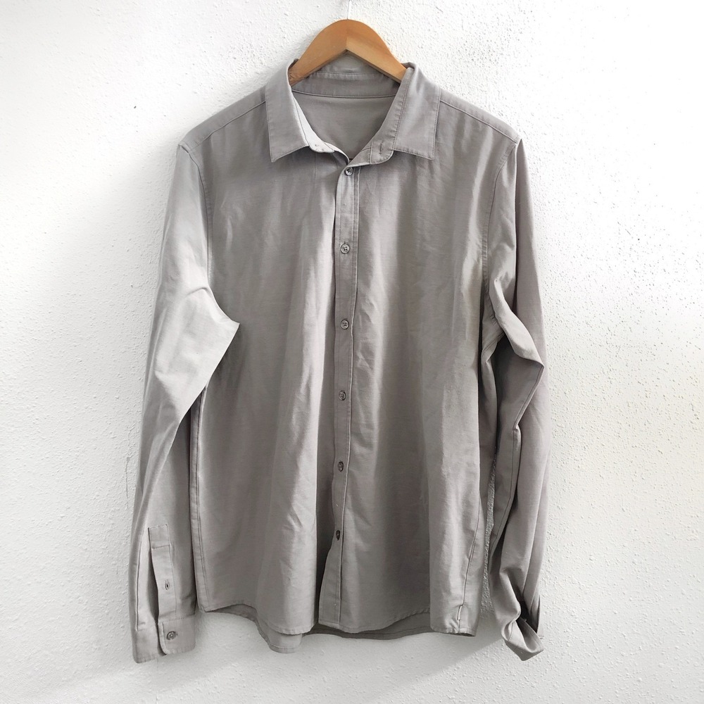 VUORI Long Sleeve Bridge Button Down No Size Tag Check Measurements